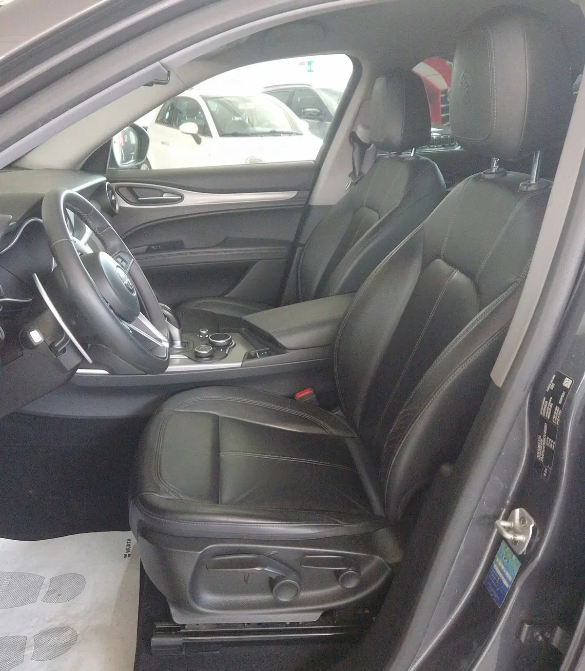 Alfa Romeo Stelvio usata a Terni (7)