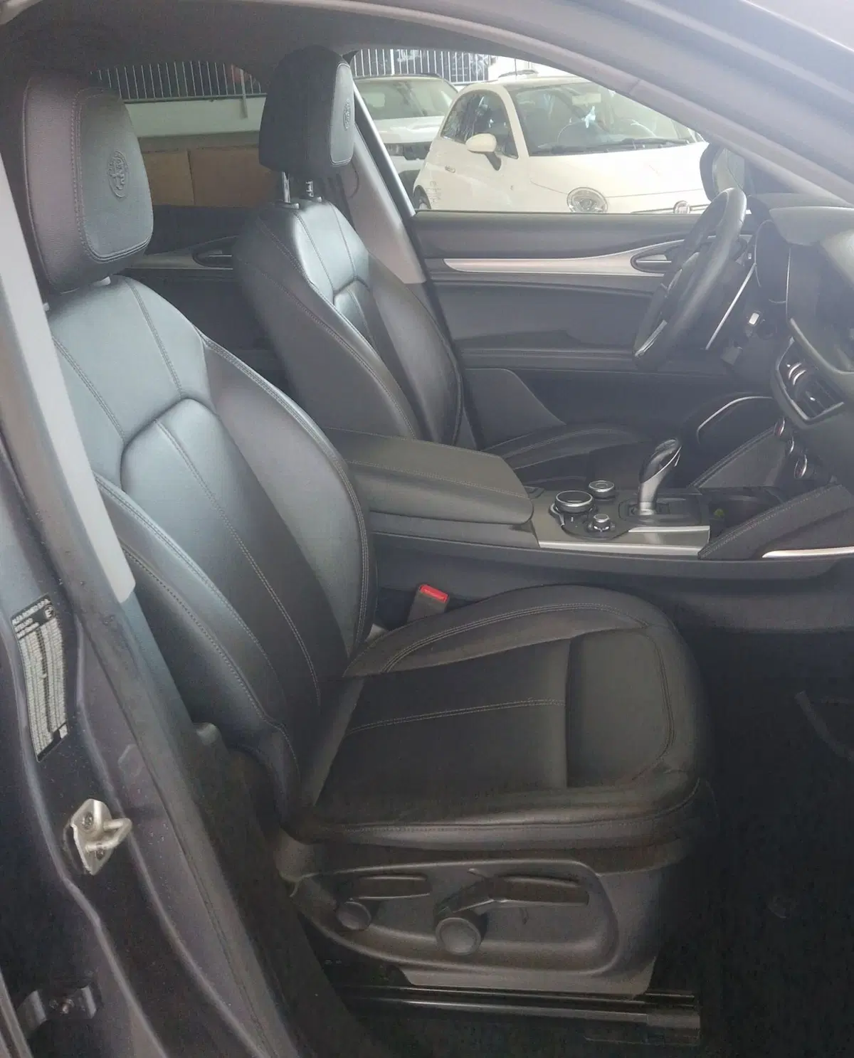 Alfa Romeo Stelvio usata a Terni (8)