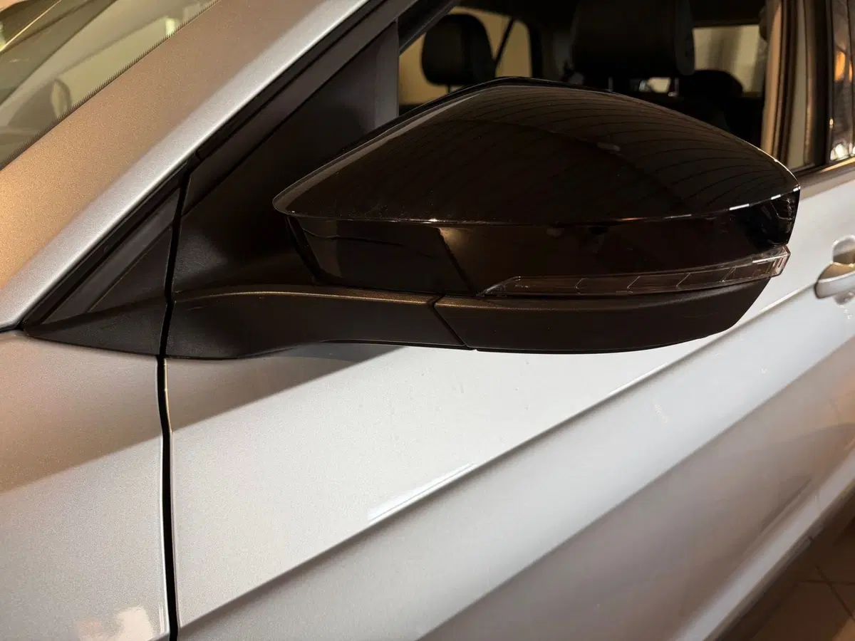 Volkswagen T-Cross usata a Genova (15)