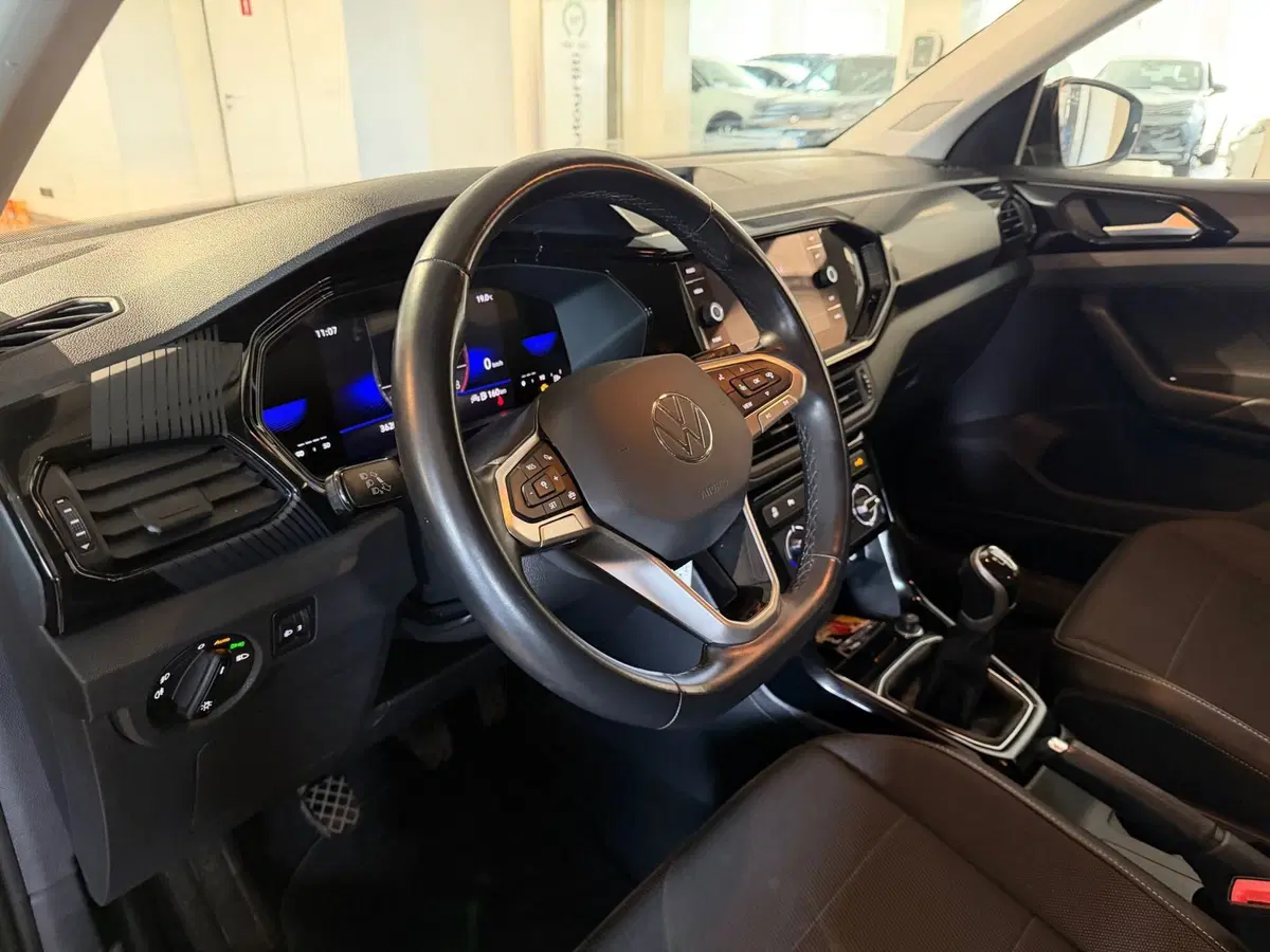 Volkswagen T-Cross usata a Genova (8)