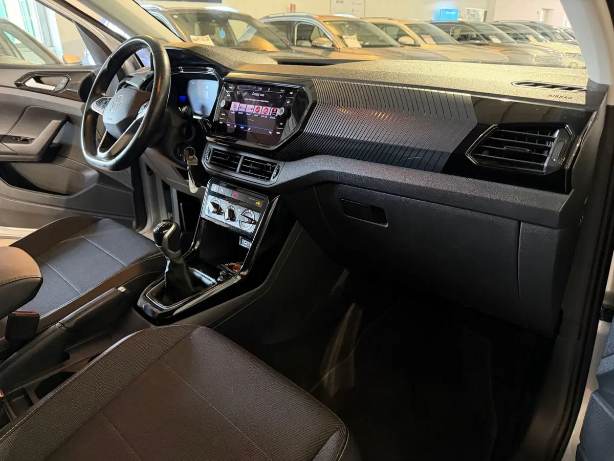 Volkswagen T-Cross usata a Genova (9)
