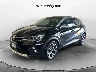 Renault Captur Plug-in Hybrid E-Tech 160 CV Intens del 2021 usata a Roma