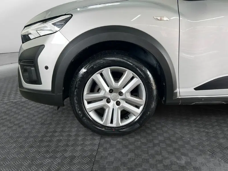 Dacia Sandero usata a Roma (9)