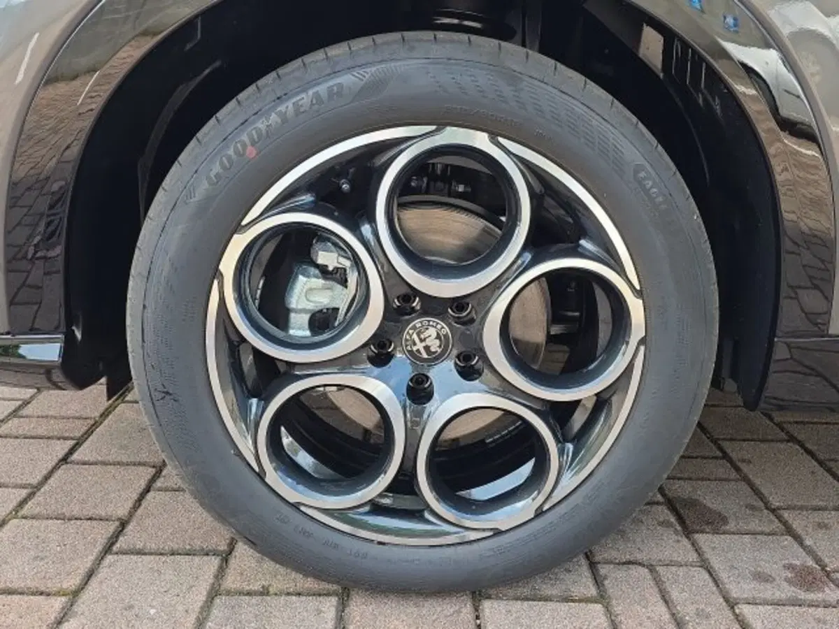 Alfa Romeo Tonale nuova a Monza e Brianza (13)