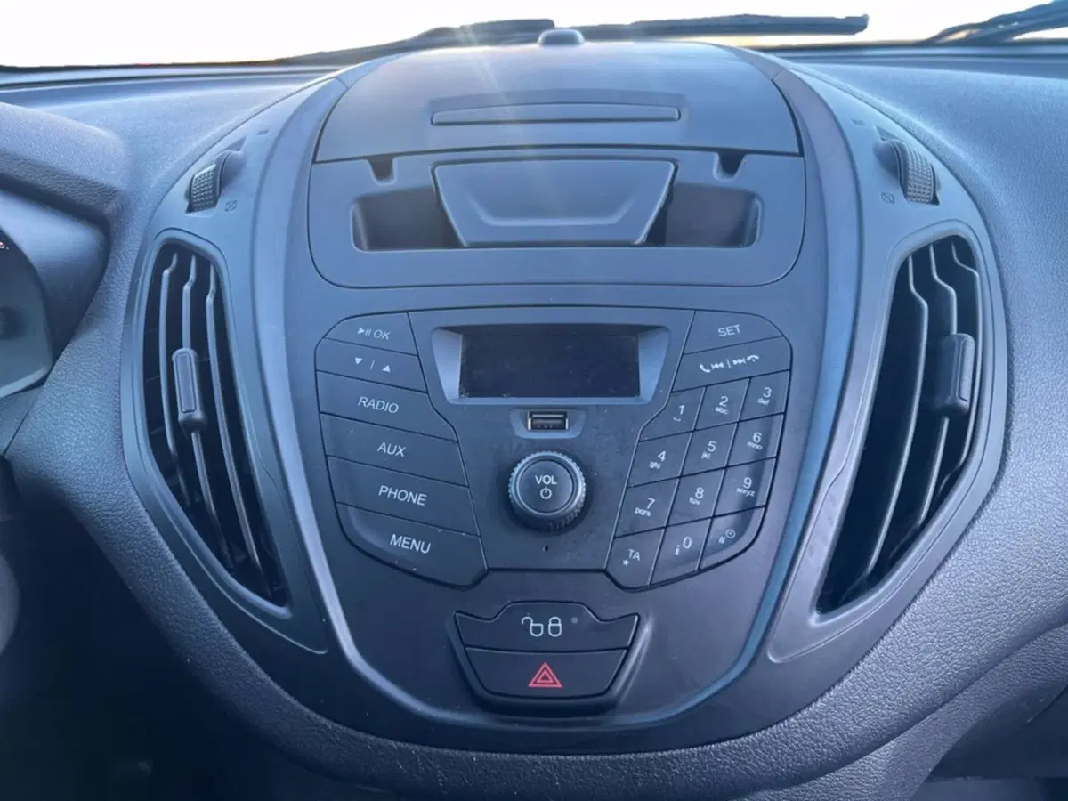 Ford Transit Courier usata a Milano (12)