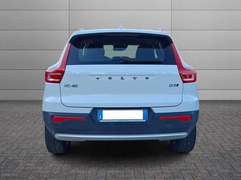 Volvo XC40 usata a Torino (4)