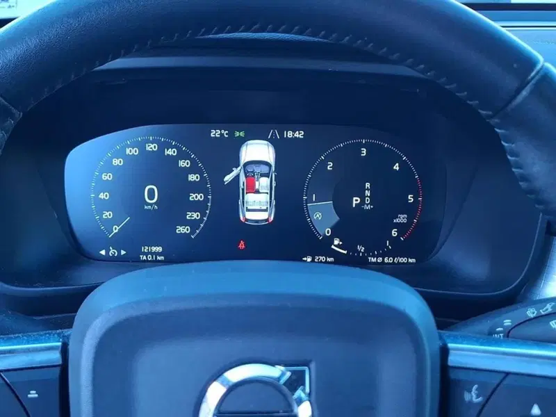 Volvo XC40 usata a Torino (8)