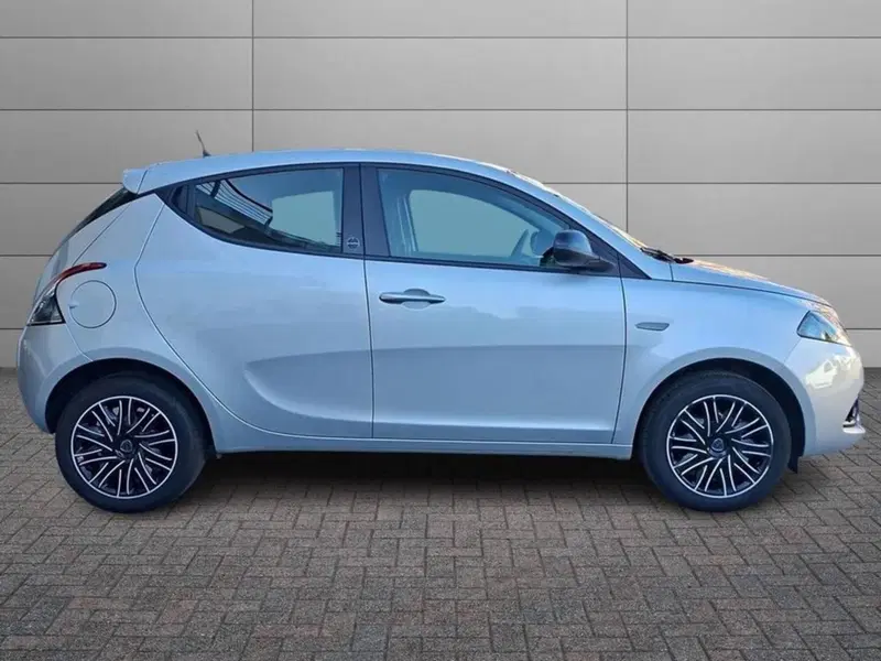 Lancia Ypsilon usata a Torino (5)
