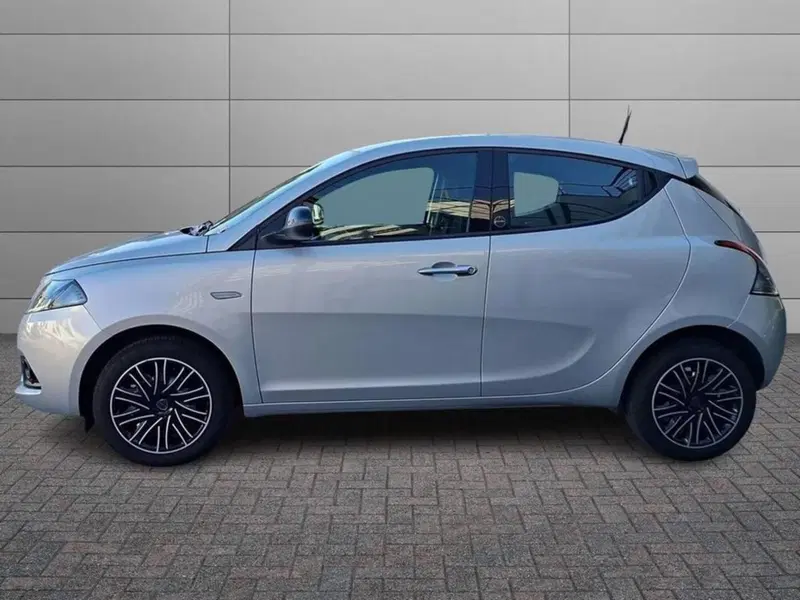 Lancia Ypsilon usata a Torino (6)