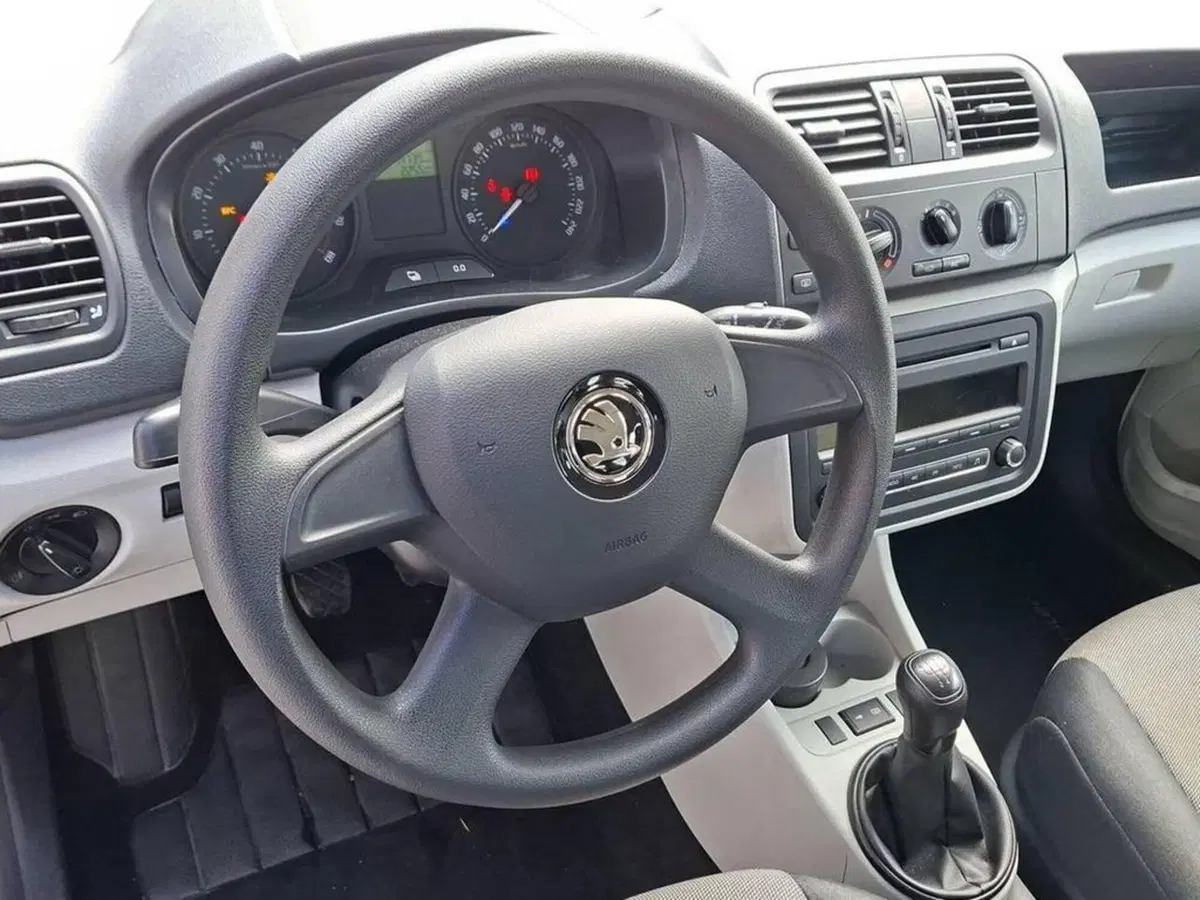 Skoda Roomster usata a Torino (12)
