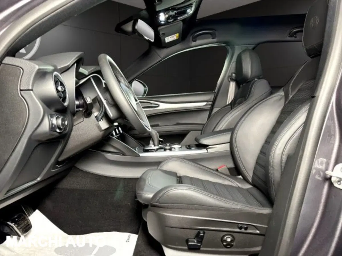 Alfa Romeo Stelvio nuova a Perugia (10)