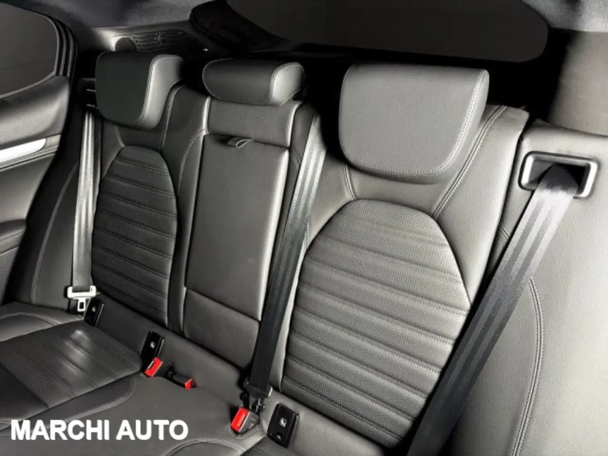 Alfa Romeo Stelvio nuova a Perugia (11)