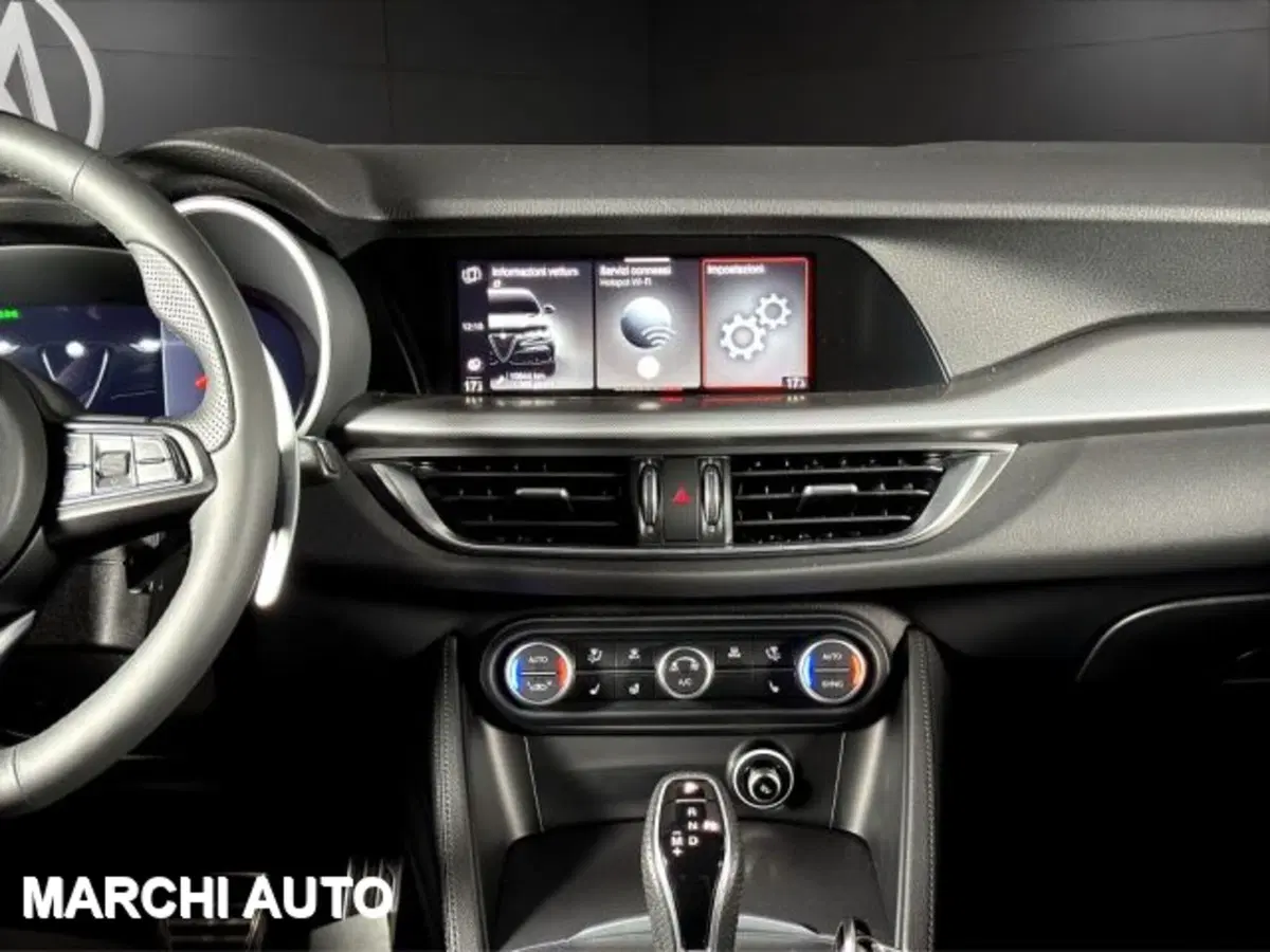 Alfa Romeo Stelvio nuova a Perugia (16)