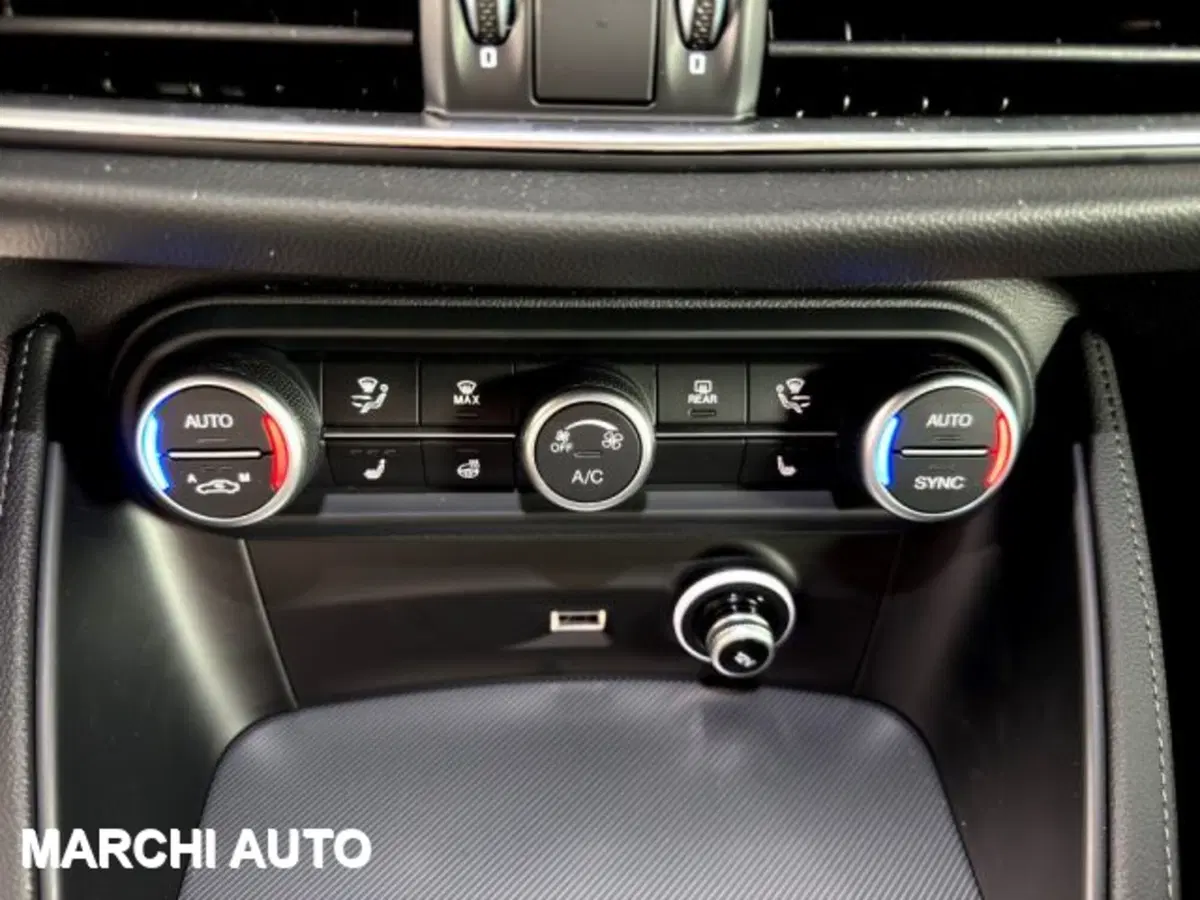 Alfa Romeo Stelvio nuova a Perugia (20)