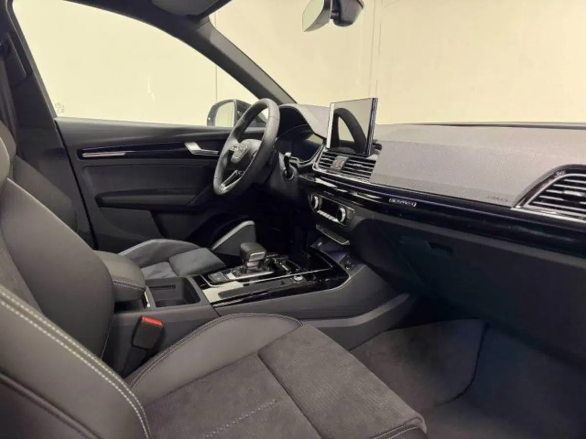 Audi Q5 Sportback nuova a Treviso (4)