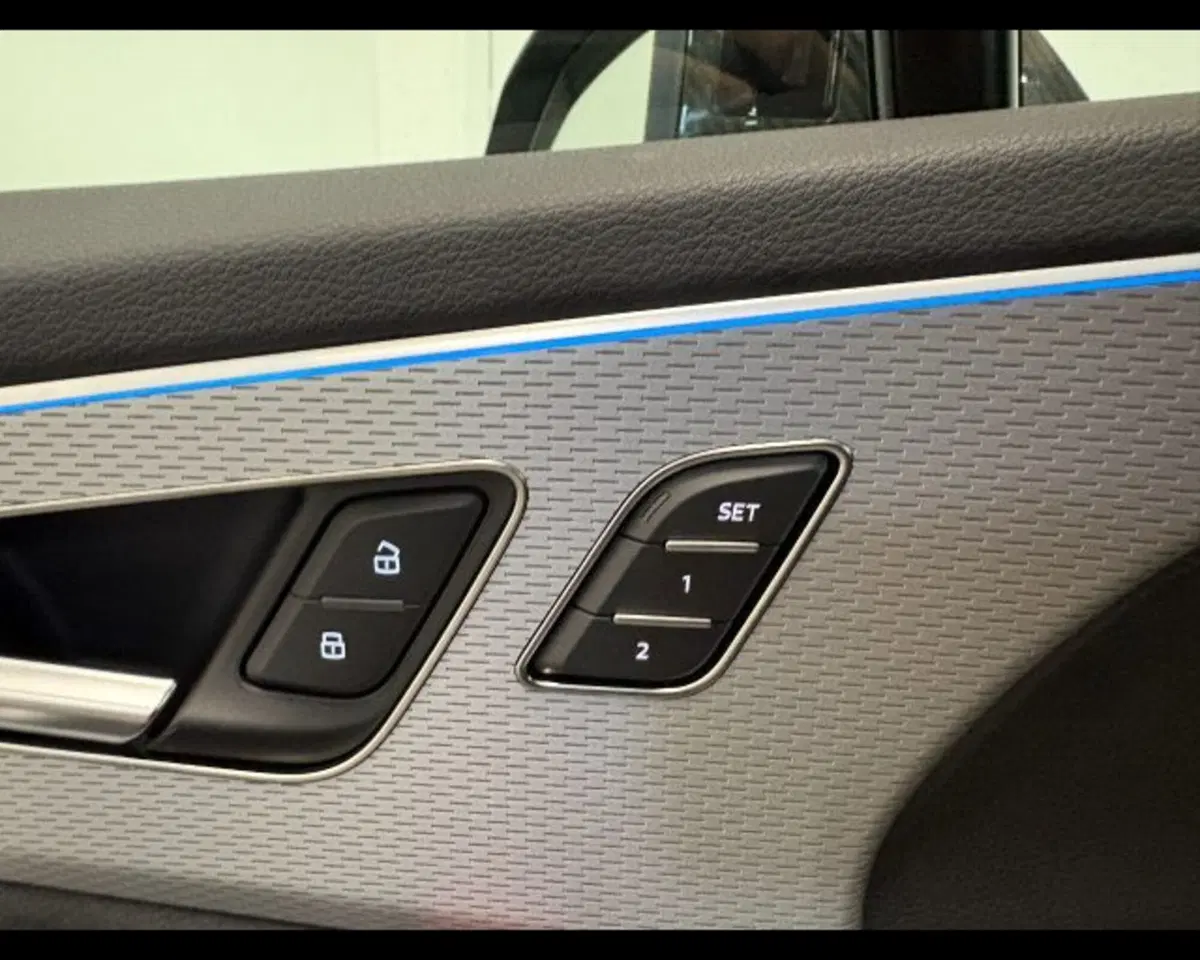 Audi SQ7 nuova a Treviso (11)