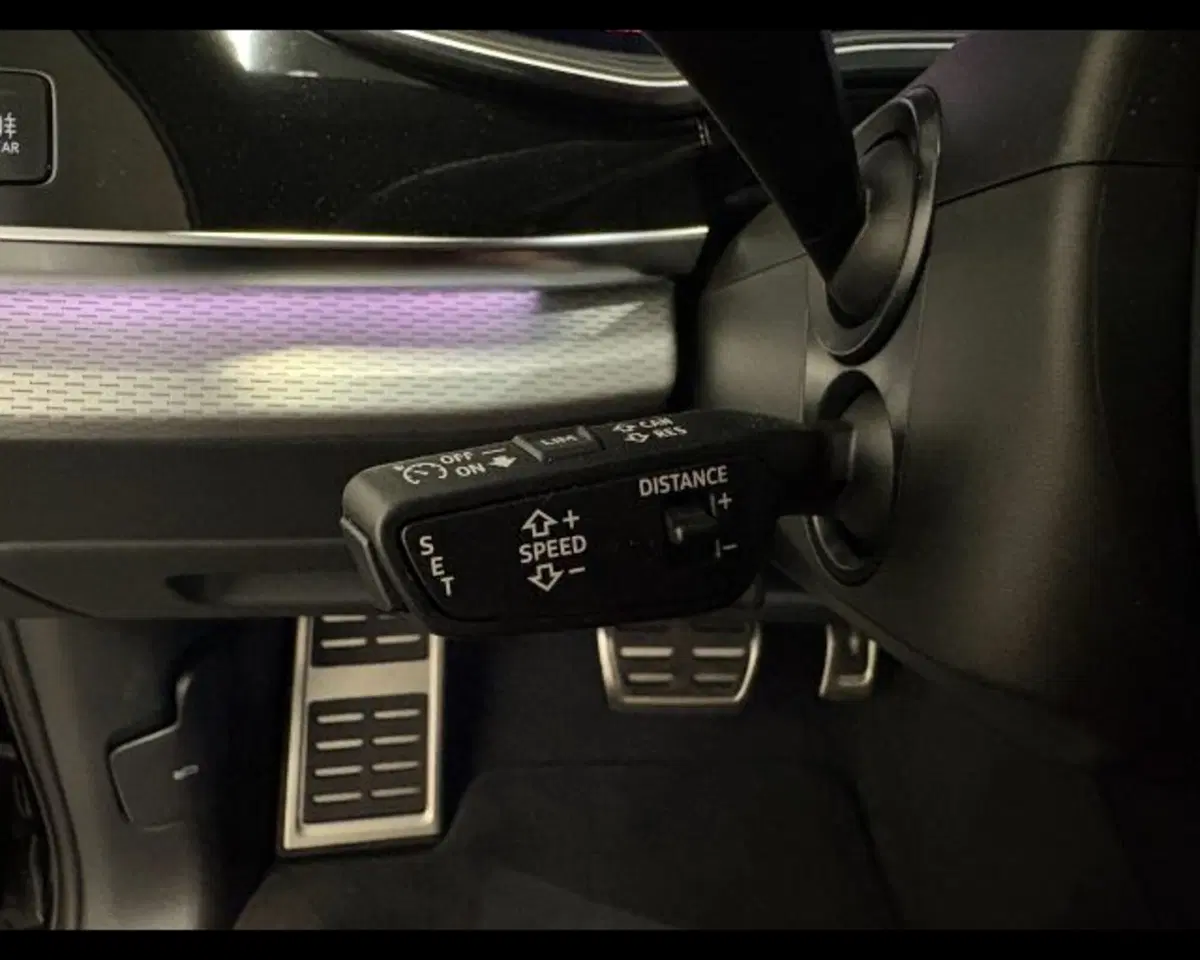 Audi SQ7 nuova a Treviso (14)