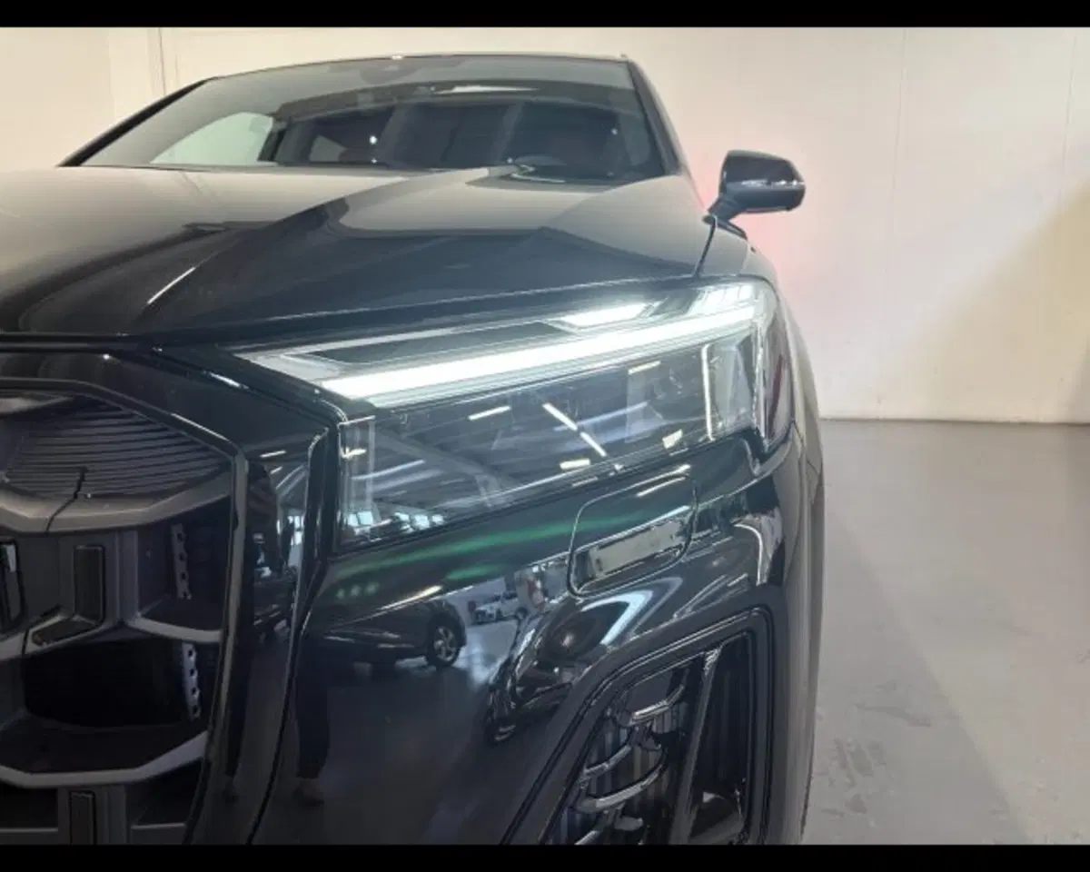 Audi SQ7 nuova a Treviso (18)