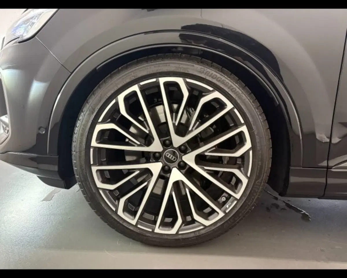 Audi SQ7 nuova a Treviso (19)