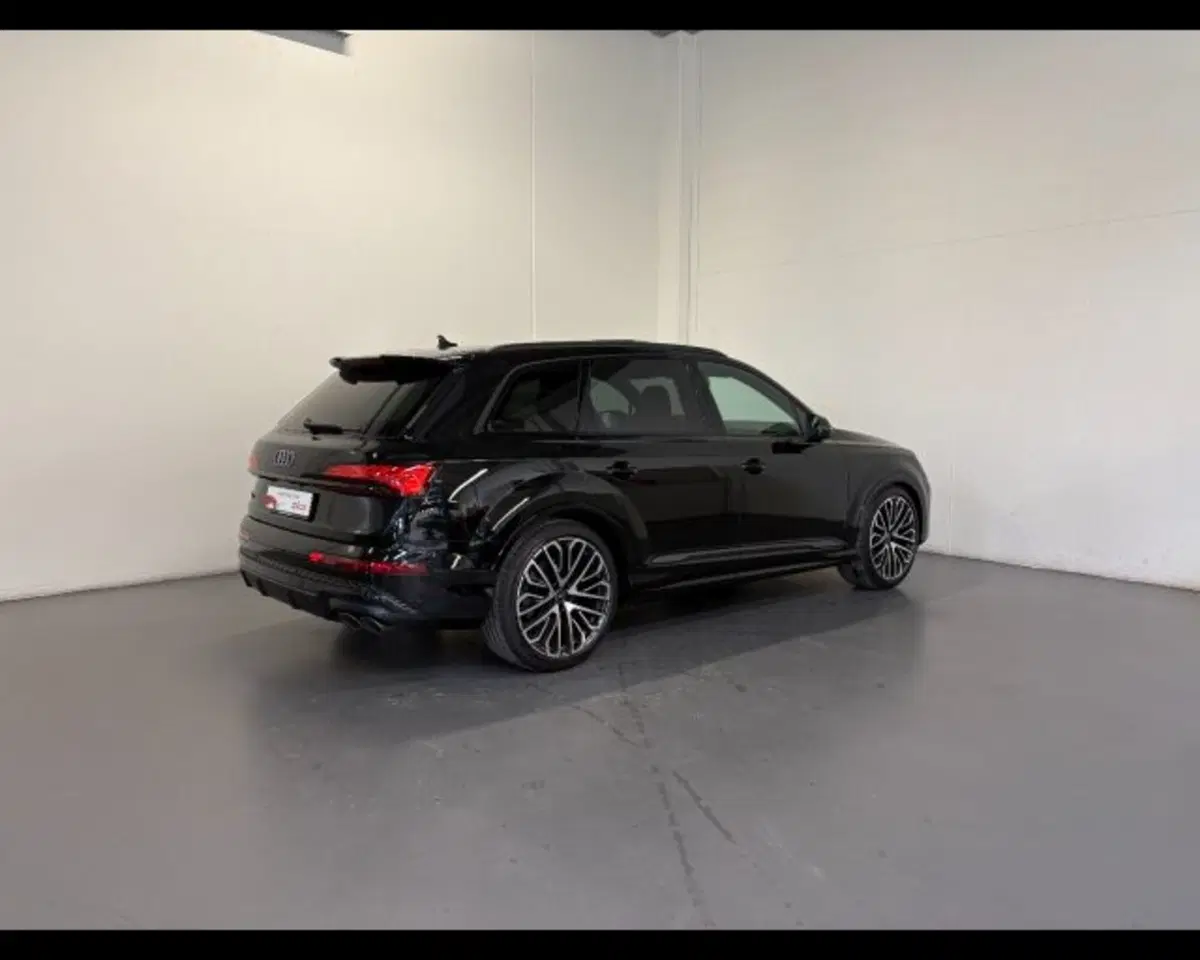 Audi SQ7 nuova a Treviso (3)