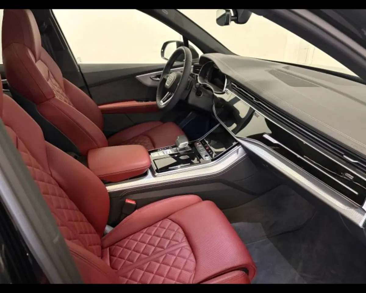 Audi SQ7 nuova a Treviso (4)