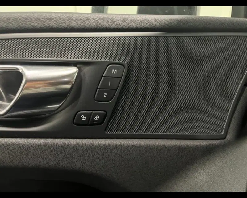 Volvo XC60 usata a Treviso (9)