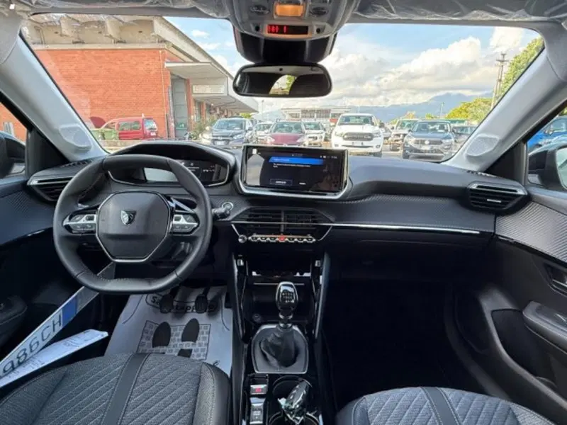 Peugeot 208 nuova a Lucca (12)