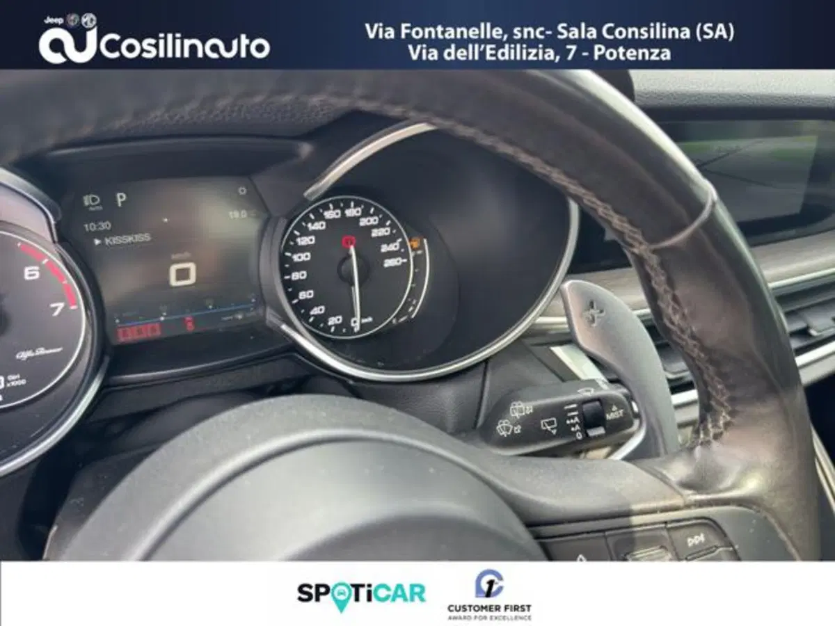 Alfa Romeo Stelvio usata a Salerno (14)
