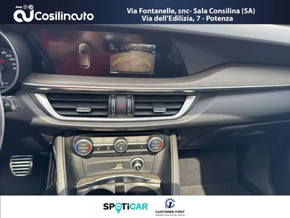 Alfa Romeo Stelvio usata a Salerno (15)