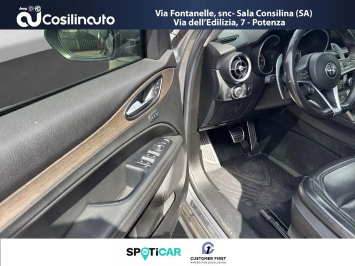 Alfa Romeo Stelvio usata a Salerno (16)