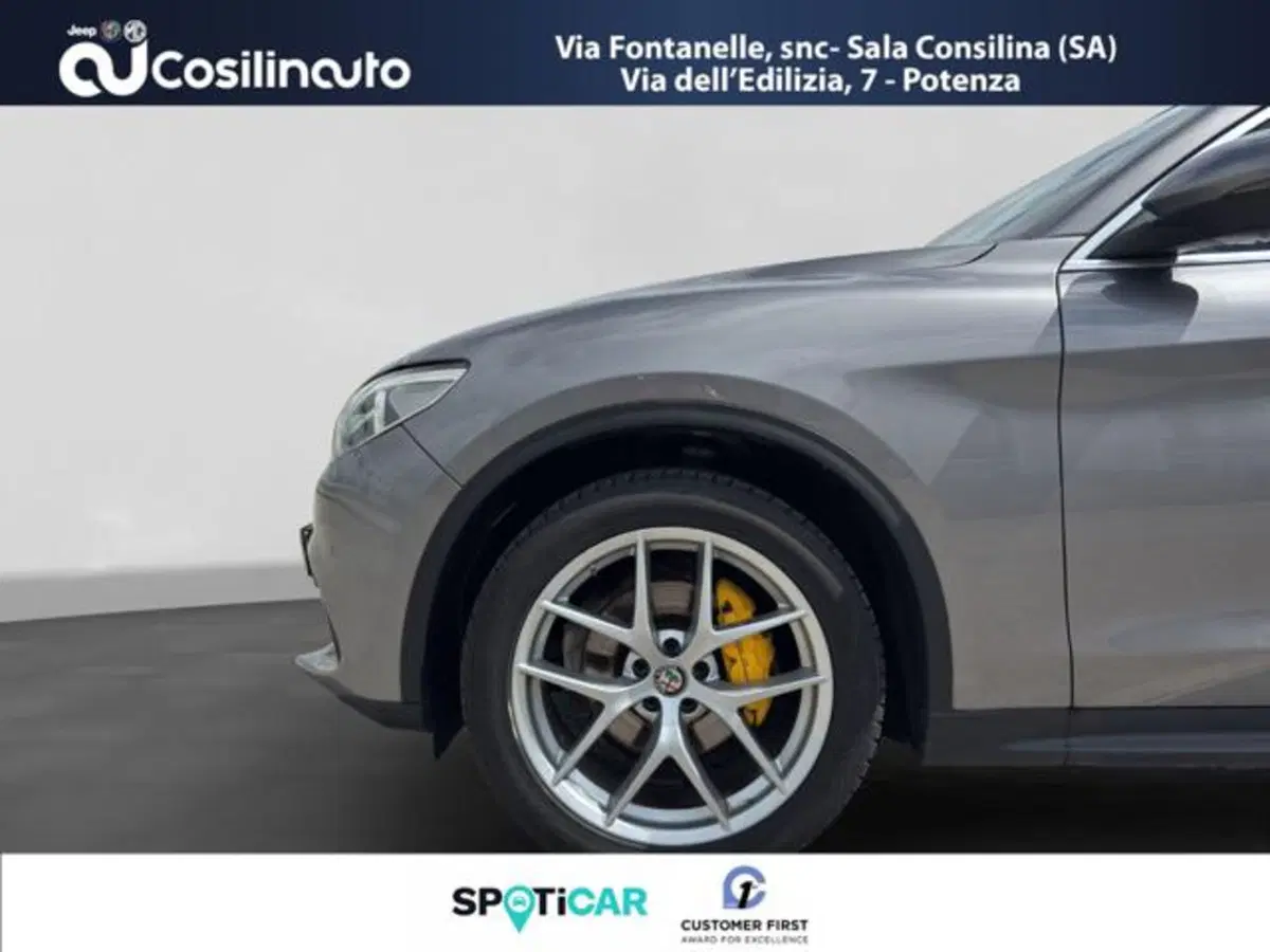 Alfa Romeo Stelvio usata a Salerno (19)