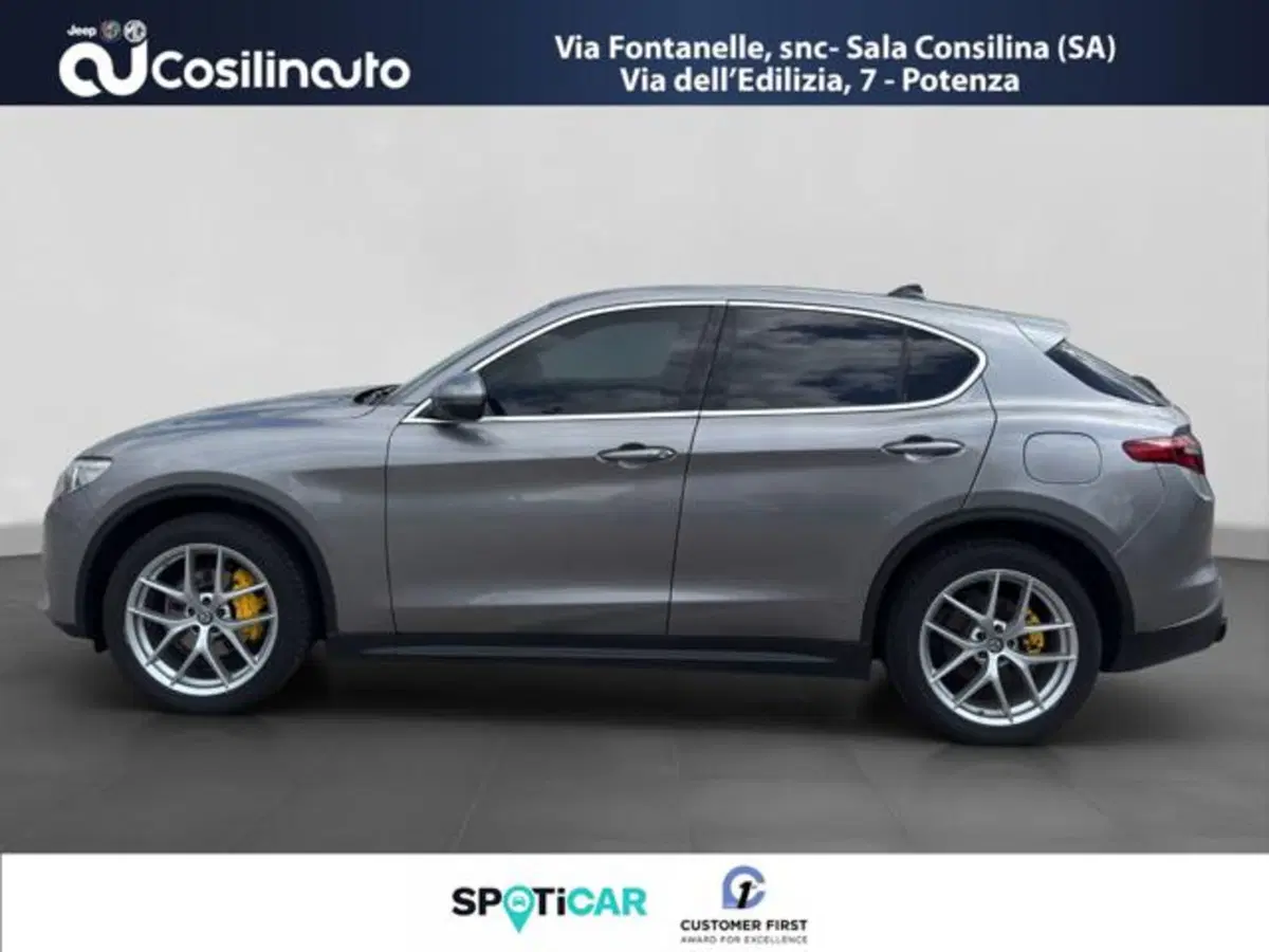 Alfa Romeo Stelvio usata a Salerno (2)