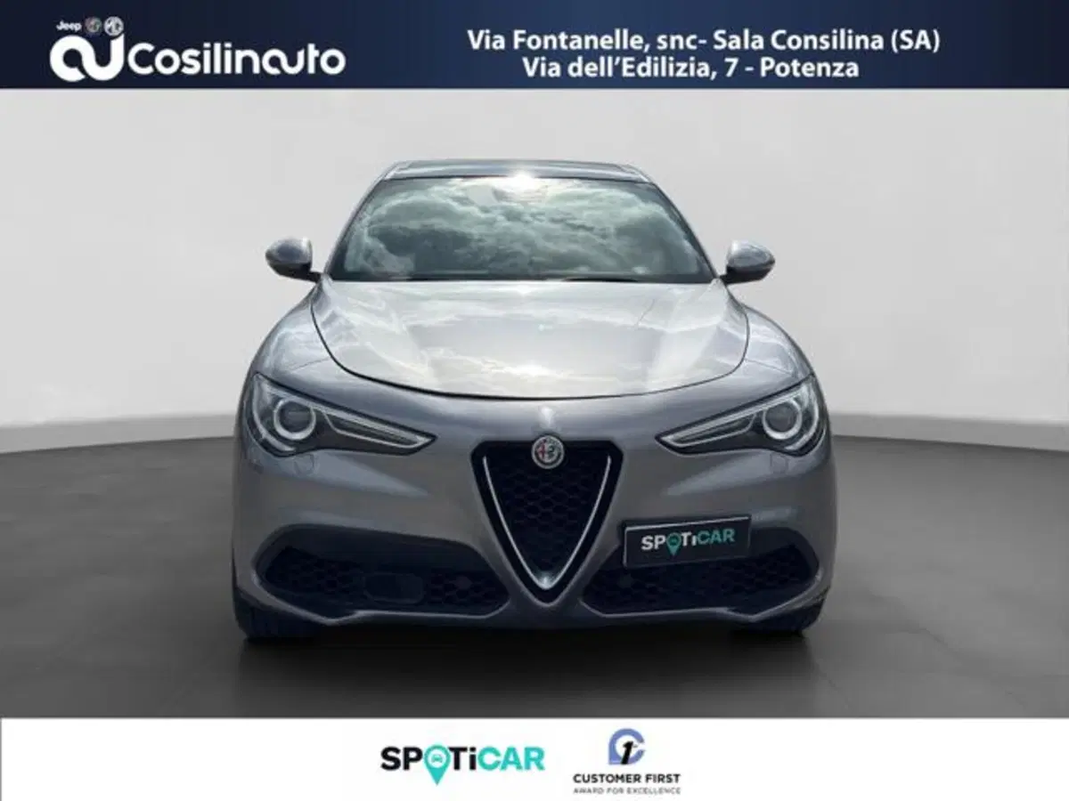 Alfa Romeo Stelvio usata a Salerno (8)