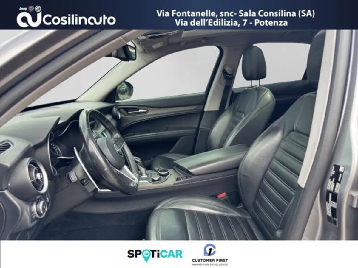 Alfa Romeo Stelvio usata a Salerno (9)