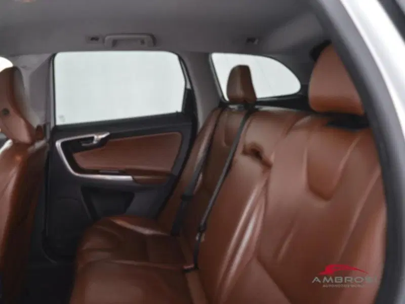 Volvo XC60 usata a Perugia (10)