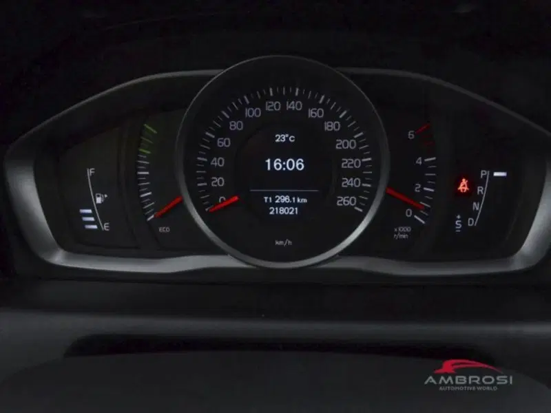 Volvo XC60 usata a Perugia (13)