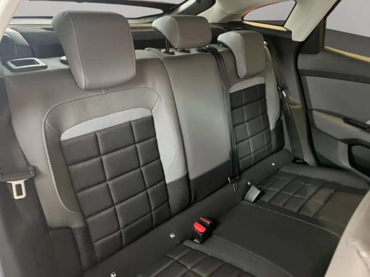 Citroen C4 nuova a Perugia (17)