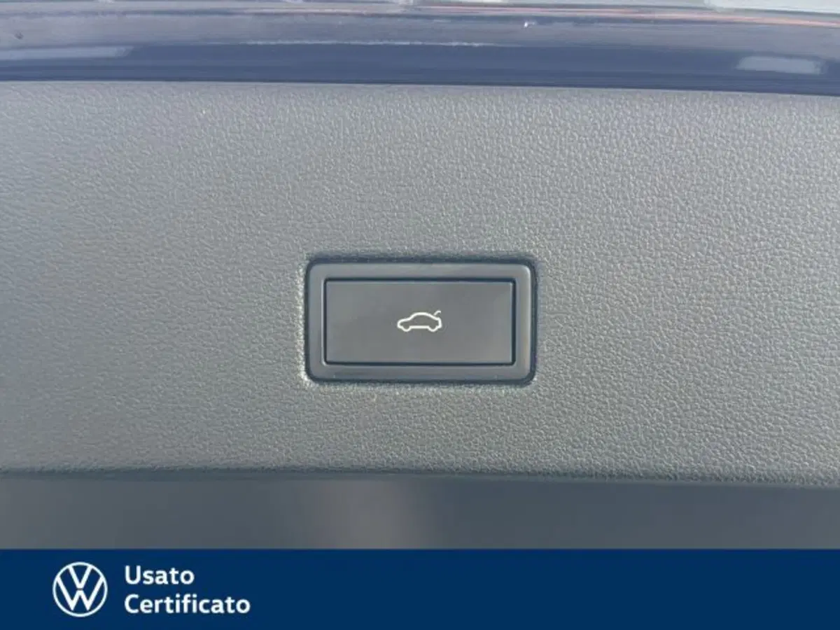 Volkswagen T-Roc usata a Vicenza (12)