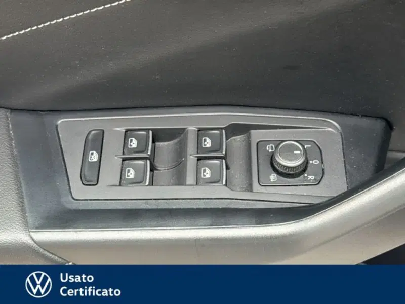 Volkswagen T-Roc usata a Vicenza (13)