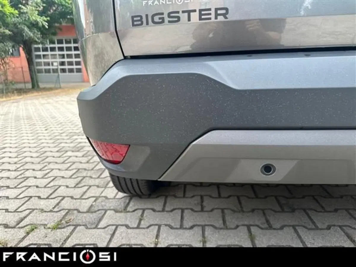 Dacia Bigster usata a Modena (14)