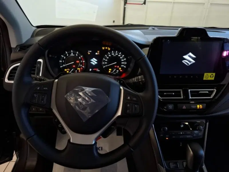 Suzuki S-Cross nuova a Reggio Emilia (11)