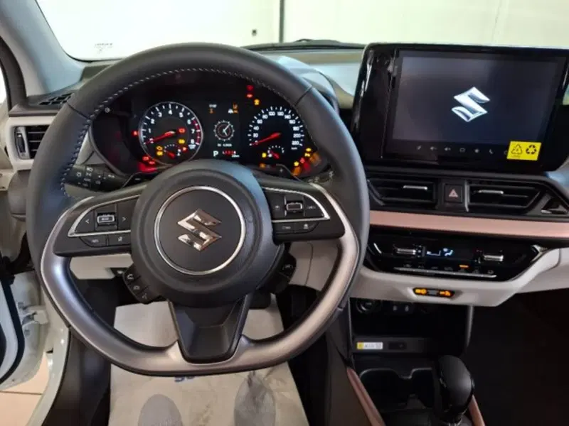 Suzuki Swift nuova a Reggio Emilia (9)