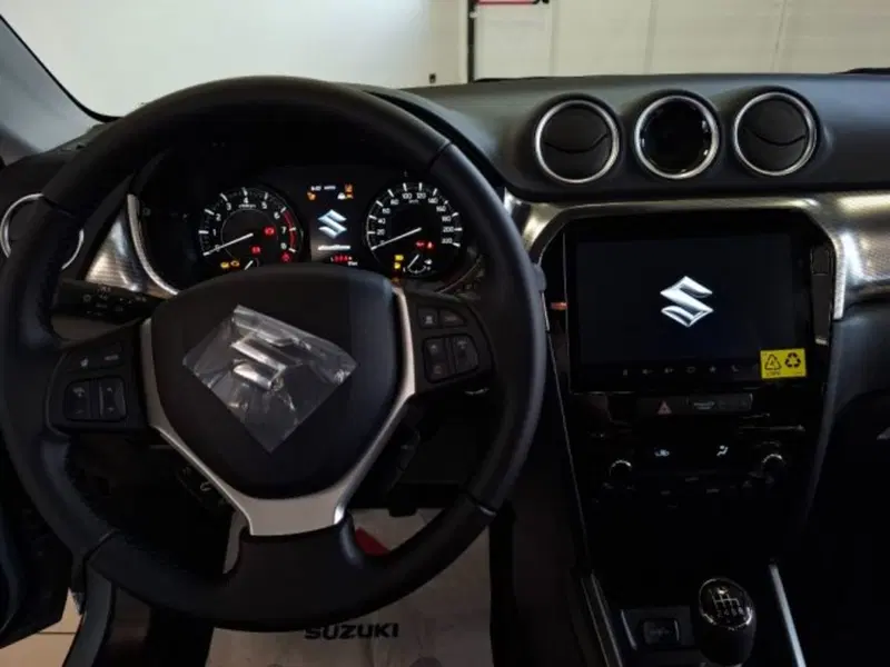 Suzuki Vitara nuova a Reggio Emilia (10)