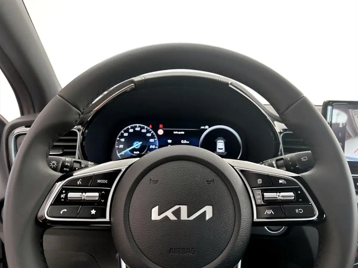 Kia XCeed nuova a Piacenza (12)
