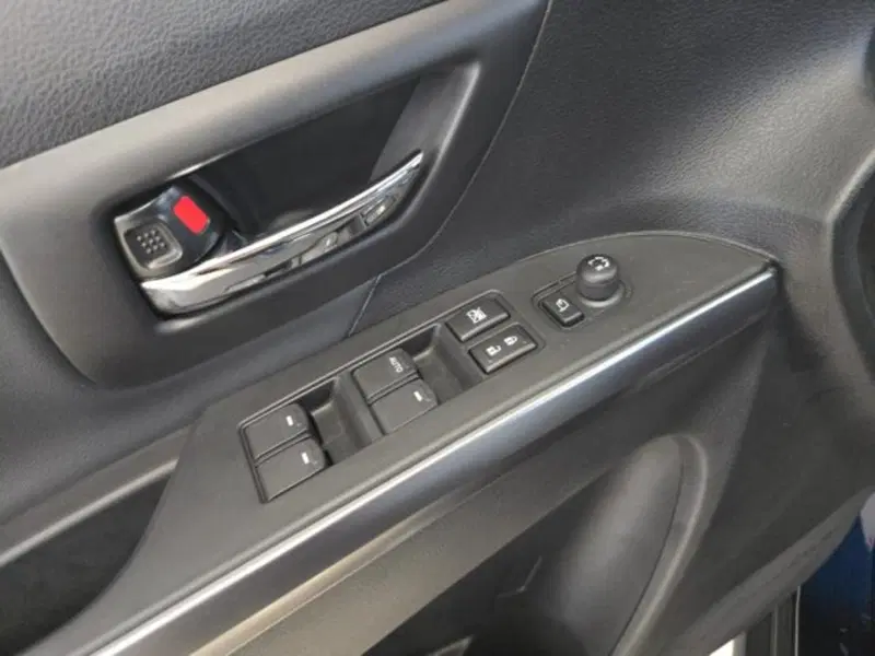 Suzuki S-Cross nuova a Reggio Emilia (17)