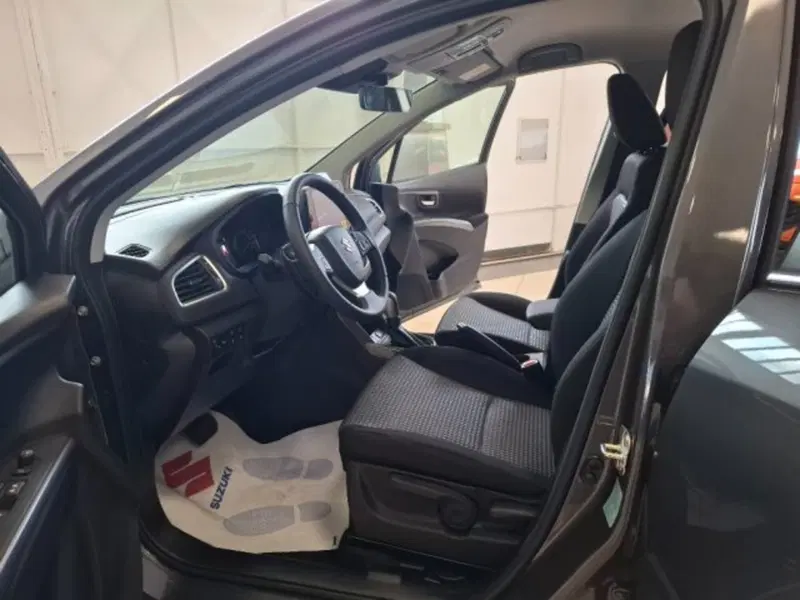 Suzuki S-Cross nuova a Reggio Emilia (9)