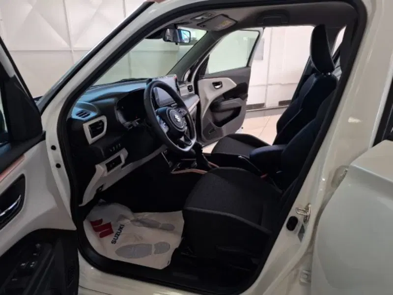 Suzuki Swift nuova a Reggio Emilia (8)