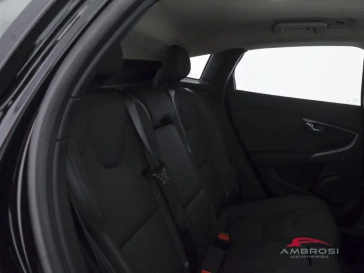 Volvo V40 Cross Country usata a Perugia (11)