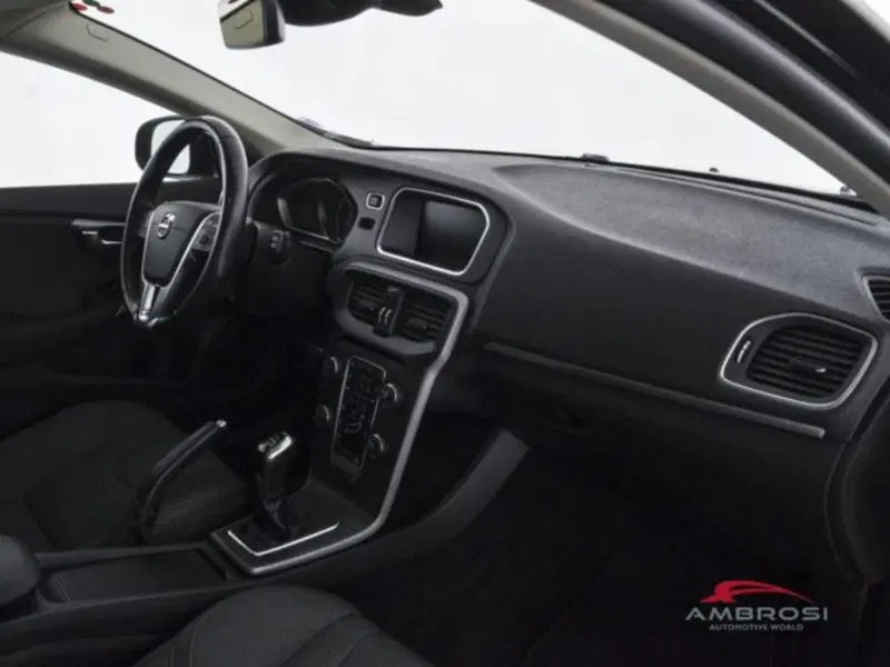 Volvo V40 Cross Country usata a Perugia (12)