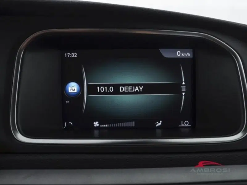 Volvo V40 Cross Country usata a Perugia (14)